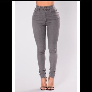 The right angle Gray Skinny Jeans
